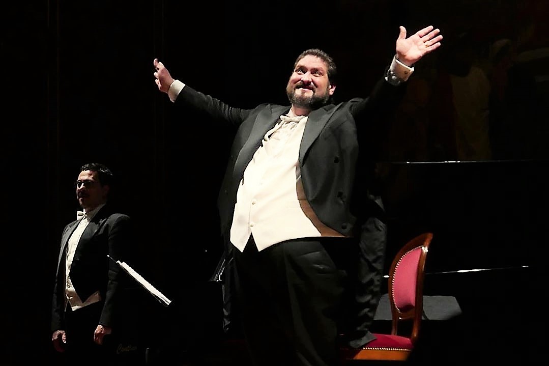 La serenata di Nicola Alaimo, un atto d'amore per Palermo