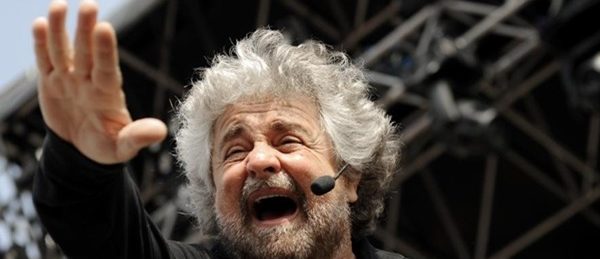 Grillo choc: "La mafia corrotta dalla finanza". "Firmate e mandiamo a casa Crocetta"