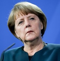 Merkel incassa il "sì" del Bundestag sugli aiuti alla Grecia