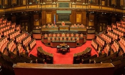 Renzi perde pezzi, Senato a rischio