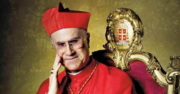 Il cardinale Bertone va a vivere nel superattico delle polemiche