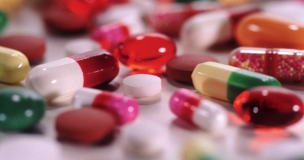 Un quarto internauti italiani compra farmaci falsi su web