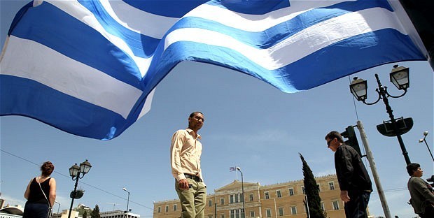 Moody’s: “Se la Grecia lasciasse l’euro crescerebbe più di tutti”