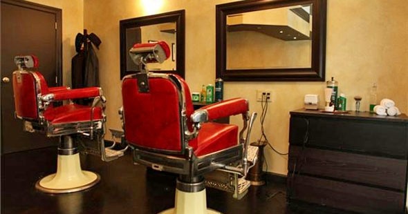 Il barbiere di Mattarella: “Ride alle barzellette su Berlusconi”
