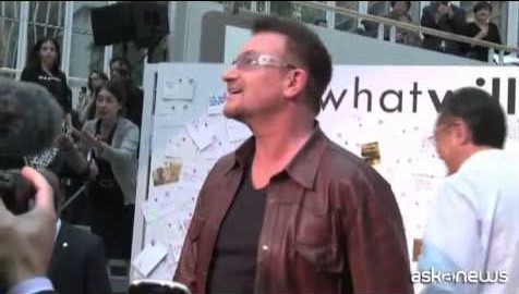 Bono dopo l’incidente: forse non potrà più suonare la chitarra