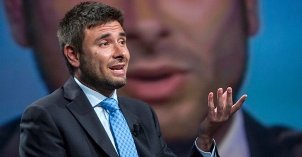 M5S sfida Renzi: votiamo il presidente da subito