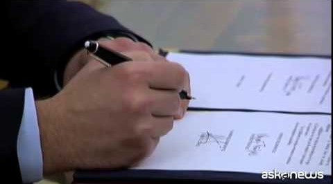 Grecia, giuramento di Tsipras: ora è premier (VIDEO)