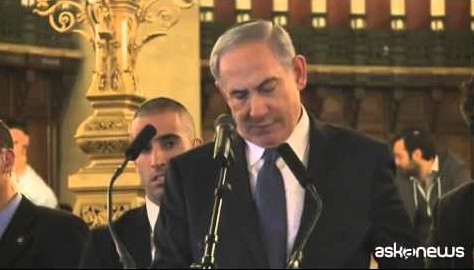 Netanyahu nella sinagoga di Parigi per le vittime dei terroristi