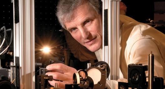 Il Nobel Wolfgang  Ketterle dà il via all'Anno della Luce