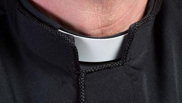 Arrestato a Palermo prete accusato di abusi su una minorenne