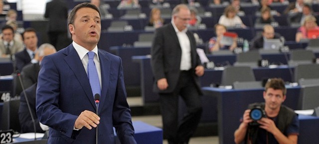 Ue, chiuso semestre italiano. Renzi passa testimone alla Lettonia: “L’austerità è stata un errore” (VIDEO)