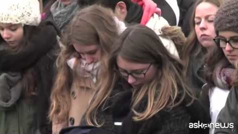 Sopravvissuta ad Auschwitz accompagna 150 studenti ad ex campo