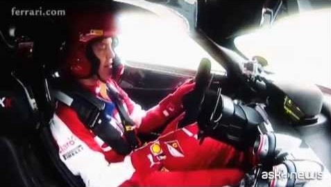 Ferrari, Vettel sulla nuova FXX K (VIDEO)