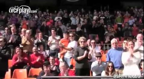 La proposta di matrimonio arriva… a fine primo tempo