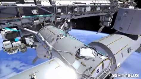 Prima passeggiata degli astronauti Usa all’esterno di Iss (VIDEO)