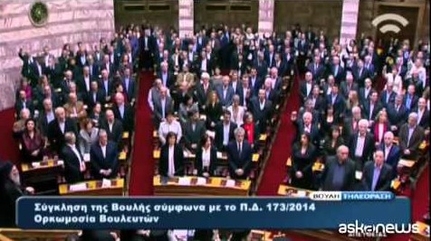 Prima sessione Parlamento greco con Tsipras e i pope