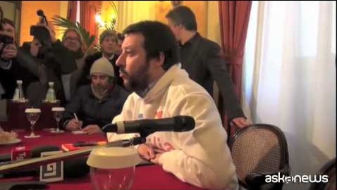 Salvini a Palermo presenta movimento. Ma viene contestato