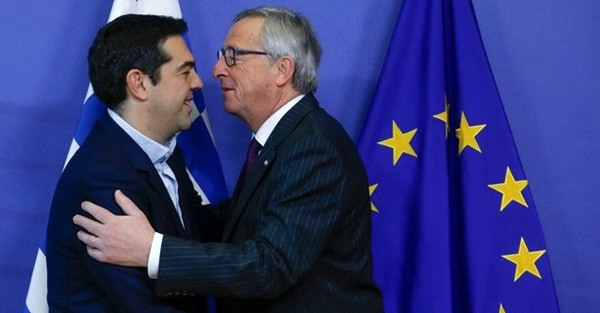 La Bce fa tremare la Grecia: stop ai finanziamenti. Tsipras: "Noi non ci lasceremo ricattare"