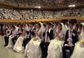 Matrimonio di massa in Corea per 3.800 coppie