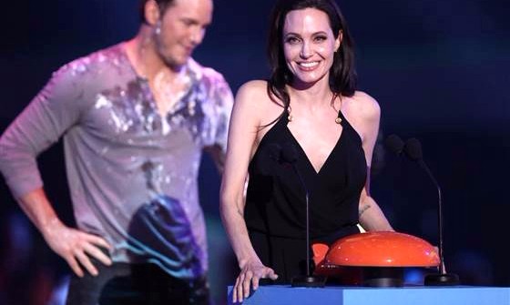 Cinema, Angelina Jolie torna in pubblico dopo intervento