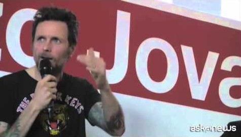 Jovanotti agli studenti: le cose cambiano a forza di entusiasmo (VIDEO)