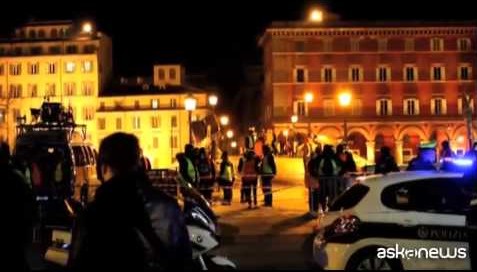 L’Aston Martin di James Bond sfreccia sul Lungotevere