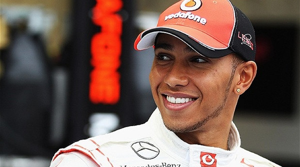 F1 Gp Bahrain, Hamilton: “La Ferrari potrebbe esserci davanti”