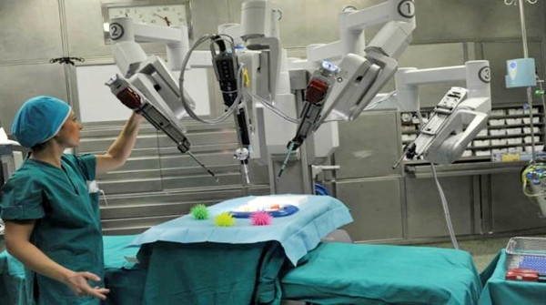 ospedale chirurgia robot