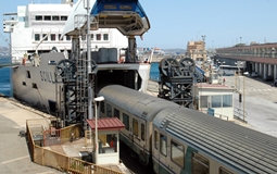 Trasporti, nessuno stop ai traghettamenti dei treni a Messina