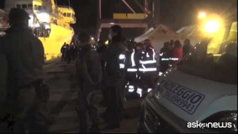 1220 immigrati sbarcati nella notte a Palermo