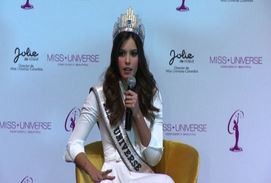 Miss Universo torna in Colombia e rifiuta l’invito delle Farc (VIDEO)