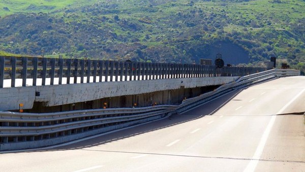 autostrada_pilone a19