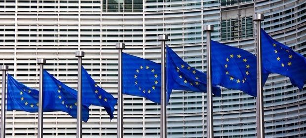 L'Ue promuove bilancio 2016 dell'Italia, ma rinvio a novembre giudizio debito