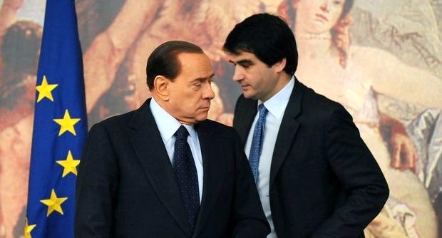 Forza Italia in frantumi. Fitto replica a Berlusconi: il partito ormai è senza regole e senza linea