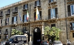 Crocetta: "Il bilancio è in equilibrio ora spetta al parlamento siciliano". Le cifre