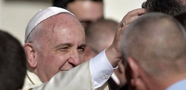 Mattarella dal Papa, dopo anni un cattolico in Vaticano. Primo incontro istituzionale tra i due capi di Stato