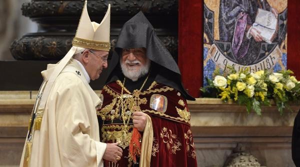 Sul genocidio degli armeni è guerra tra la Turchia e il Papa