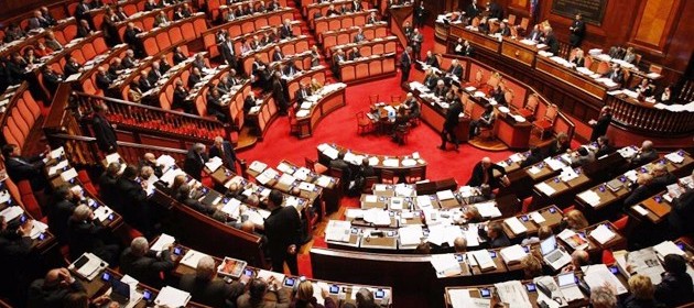 Governo va sotto alla Camera dopo il voto al Senato, maggioranza fibrilla