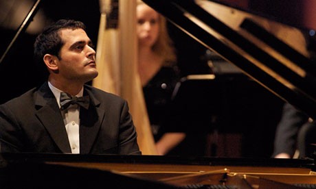 Malek Jandali, il pianista che mette in musica il dramma siriano (VIDEO)