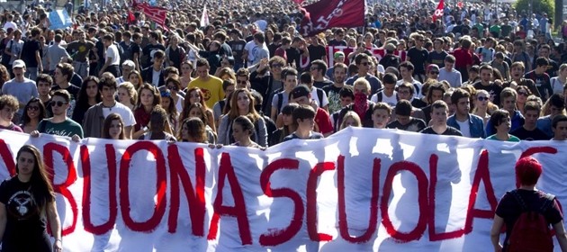 Inutile incontro Giannini-sindacati. “La mobilitazione prosegue”. Renzi contestato sulla scuola (VIDEO)