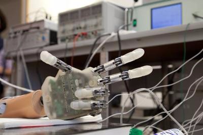 Ricerca, al via la sperimentazione della mano bionica