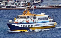 ustica-lines_traghetto