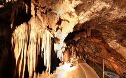 Street View entra nelle grotte di Frasassi e in quella del Vento