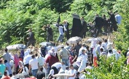 Srebrenica-premier-serbo-colpito-alla-testa-da-un-sasso-640x431