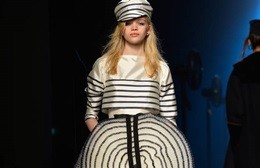 Jean Paul Gaultier : Runway - Paris Fashion Week - Haute Couture Fall/Winter 2015/2016