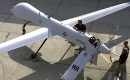 I droni atterrano in aeroporto per riparare gli aerei