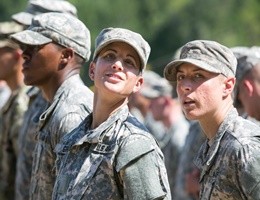 Le prime due donne Ranger dell'esercito degli Stati Uniti