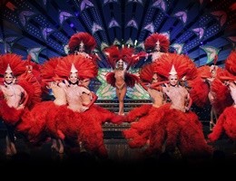 Prima a New York per le ballerine del Moulin Rouge (video)