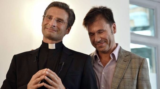 Mons. Charamsa: “Sono gay felice e orgoglioso”. Santa Sede: lascerà incarichi e insegnamento