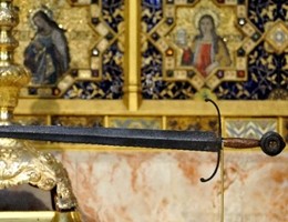 La spada di Enrico V esposta a Westminster (video)